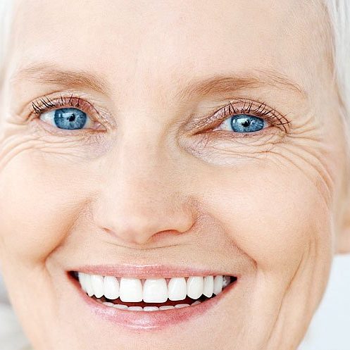 En el dentista Clinica Dental Puerta del Sur contamos con laboratorio propio anexo que ofrece multitud de beneficios